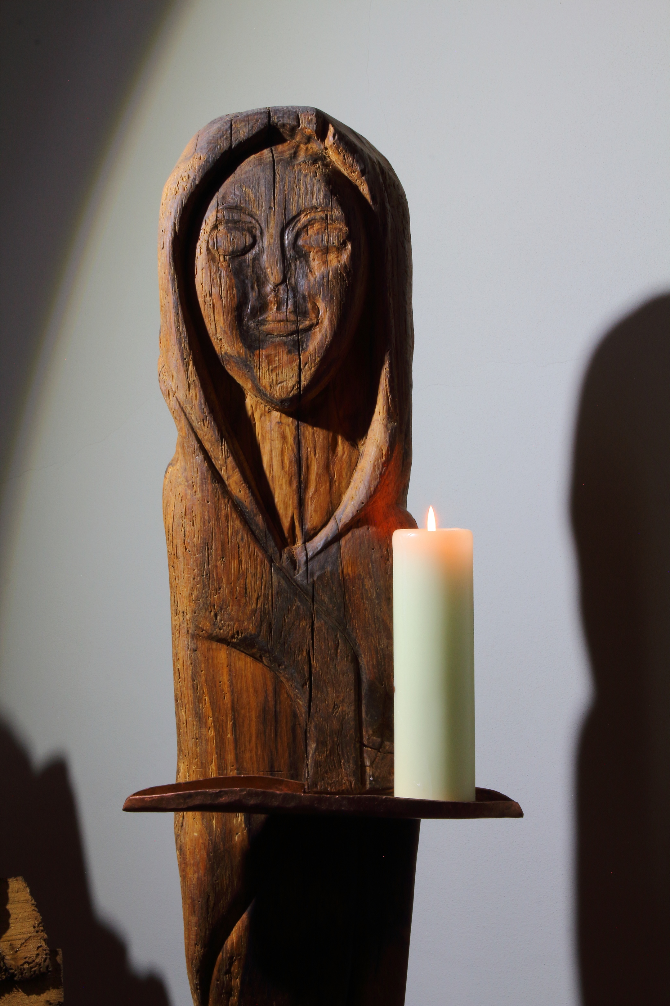 Apostelinnen Leuchter 2 (c) Horst Müßeler Apostelinnen Leuchter 2